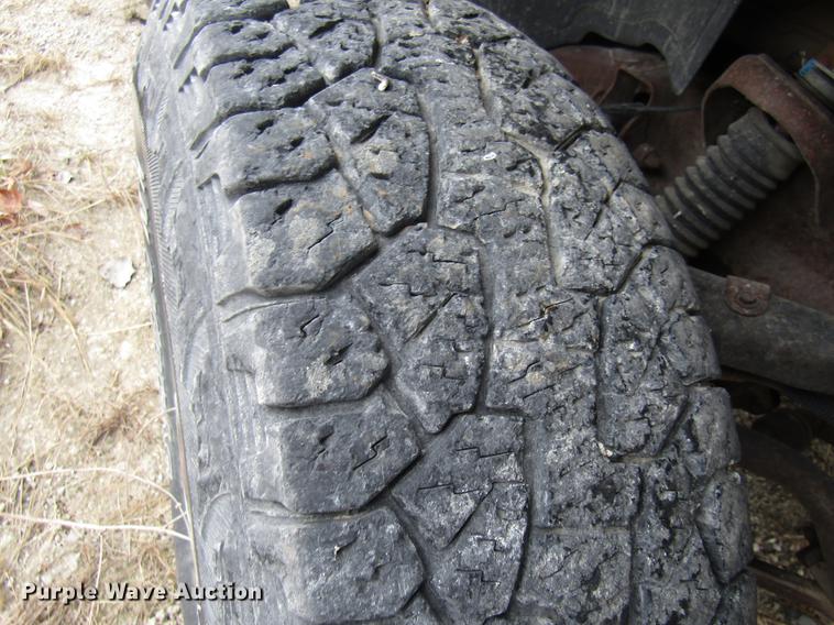 image for item DB2054 2002 GMC Sierra 2500HD pickup truck