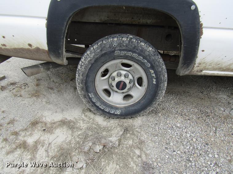 image for item DB2054 2002 GMC Sierra 2500HD pickup truck