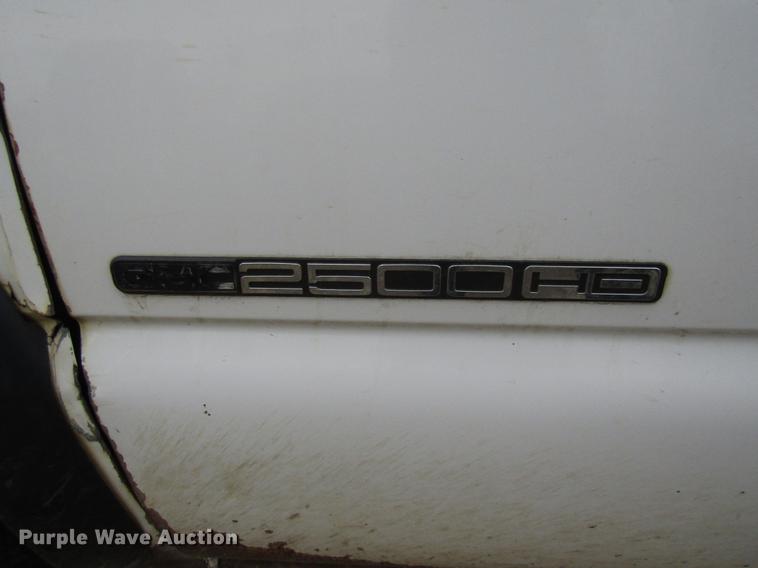 image for item DB2054 2002 GMC Sierra 2500HD pickup truck