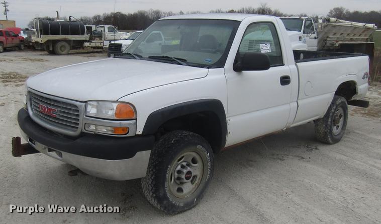 image for item DB2055 2002 GMC Sierra 2500HD pickup truck