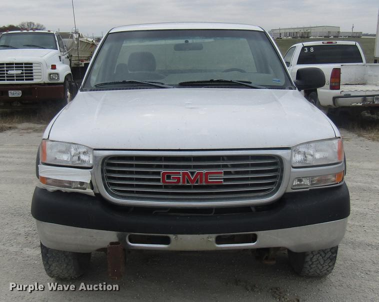 image for item DB2055 2002 GMC Sierra 2500HD pickup truck