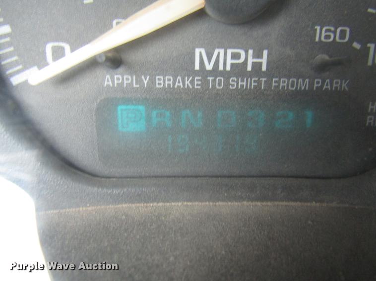 image for item DB2055 2002 GMC Sierra 2500HD pickup truck