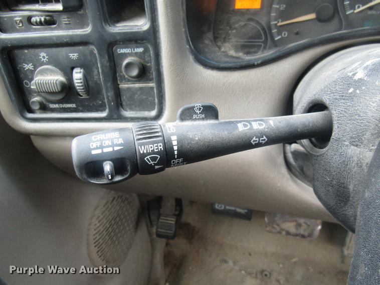 image for item DB2055 2002 GMC Sierra 2500HD pickup truck