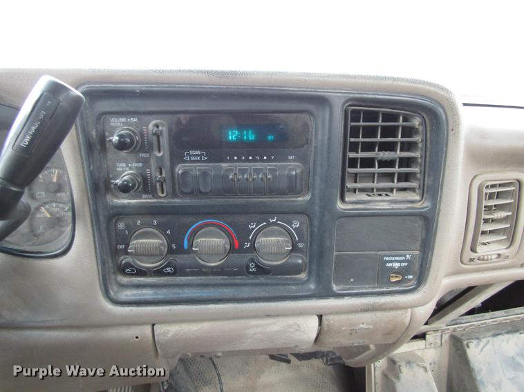 image for item DB2055 2002 GMC Sierra 2500HD pickup truck