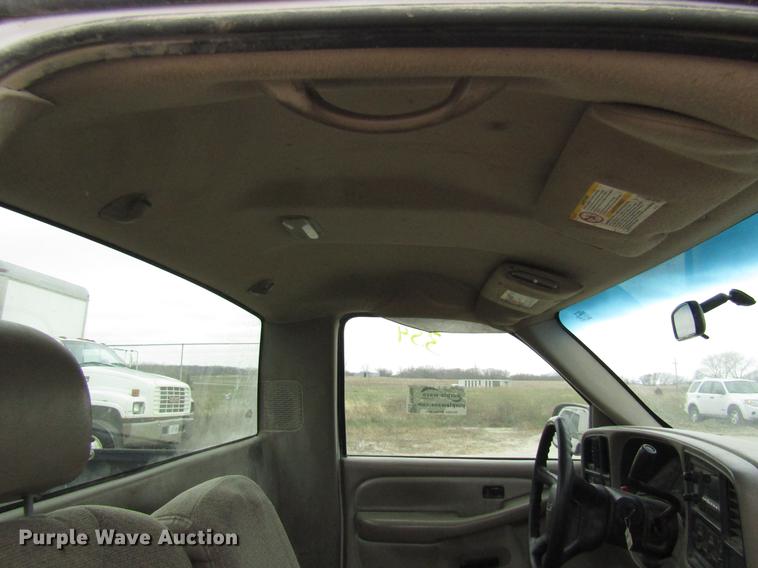 image for item DB2055 2002 GMC Sierra 2500HD pickup truck