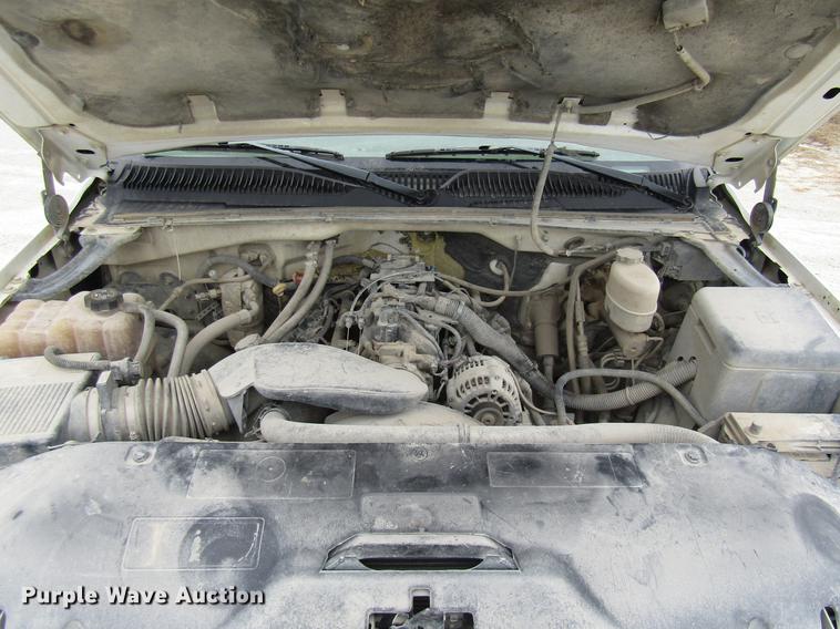 image for item DB2055 2002 GMC Sierra 2500HD pickup truck