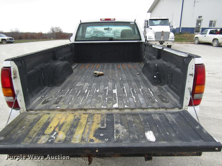 image for item DB2055 2002 GMC Sierra 2500HD pickup truck