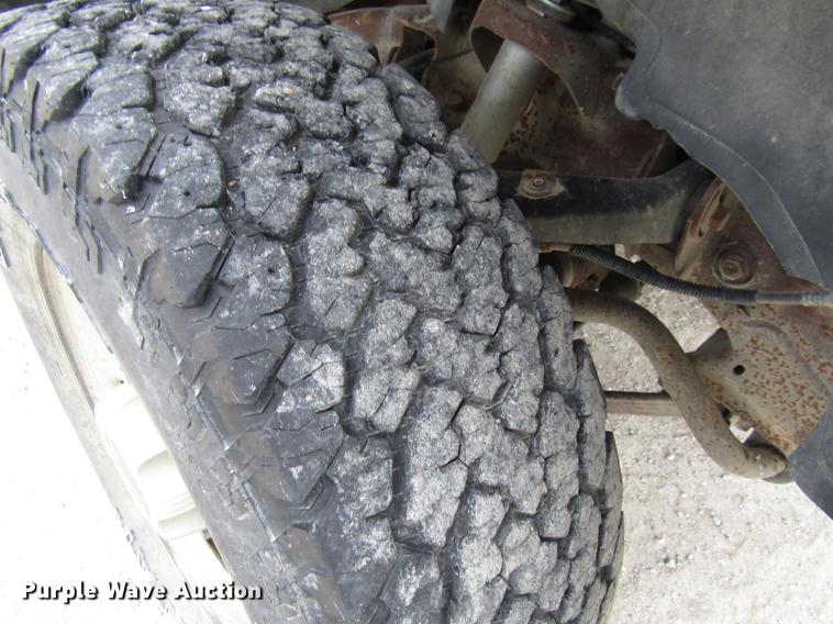 image for item DB2055 2002 GMC Sierra 2500HD pickup truck