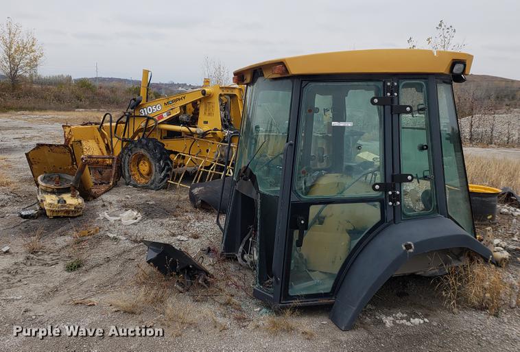 image for item DB9436 2004 John Deere 310SG backhoe