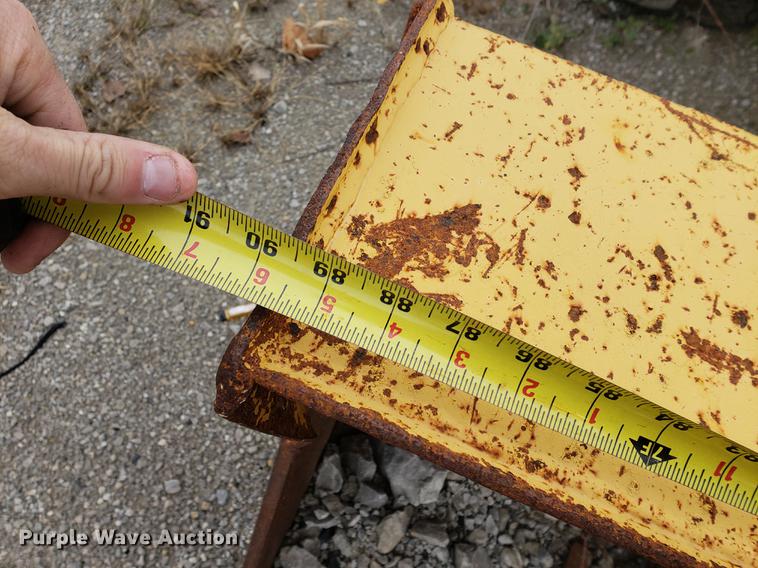 image for item DB9436 2004 John Deere 310SG backhoe