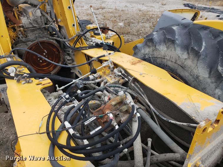 image for item DB9436 2004 John Deere 310SG backhoe