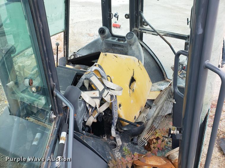 image for item DB9436 2004 John Deere 310SG backhoe