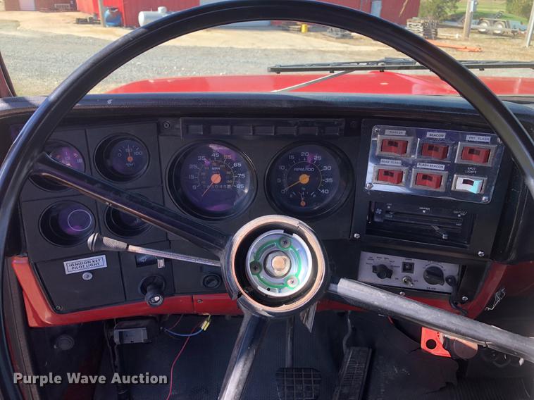 image for item DC0156 1986 GMC C6000 service truck