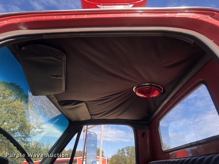 image for item DC0156 1986 GMC C6000 service truck