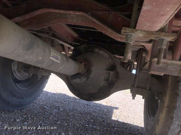 image for item DC0156 1986 GMC C6000 service truck