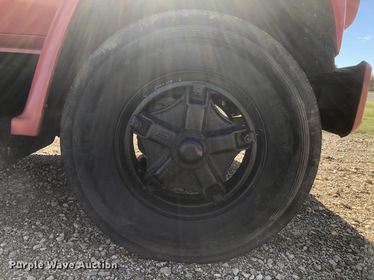 image for item DC0156 1986 GMC C6000 service truck