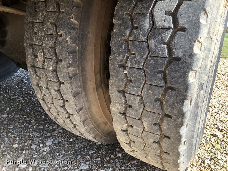 image for item DC0156 1986 GMC C6000 service truck