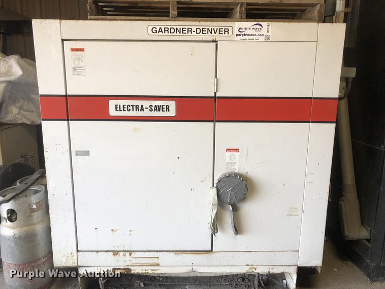 image for item DC0162 2001 Gardner Denver EAQS0F air compressor