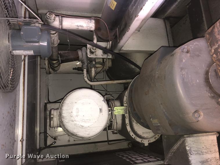 image for item DC0162 2001 Gardner Denver EAQS0F air compressor