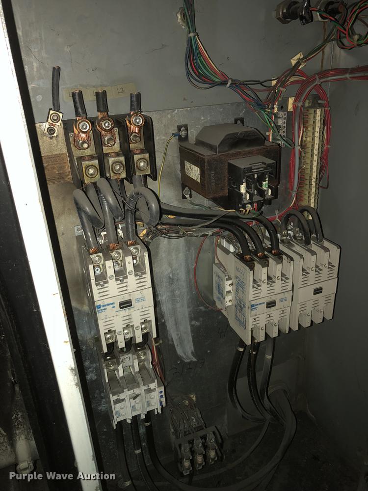 image for item DC0162 2001 Gardner Denver EAQS0F air compressor