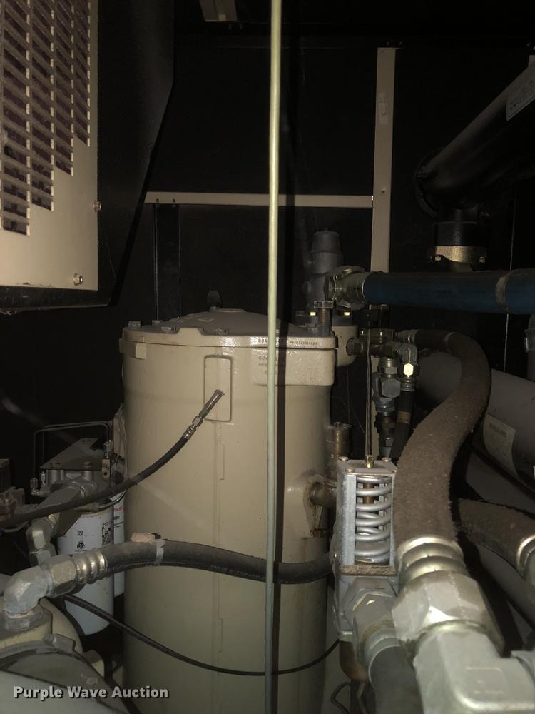 image for item DC0163 2004 Ingersoll Rand 1RN200H-25 air compressor