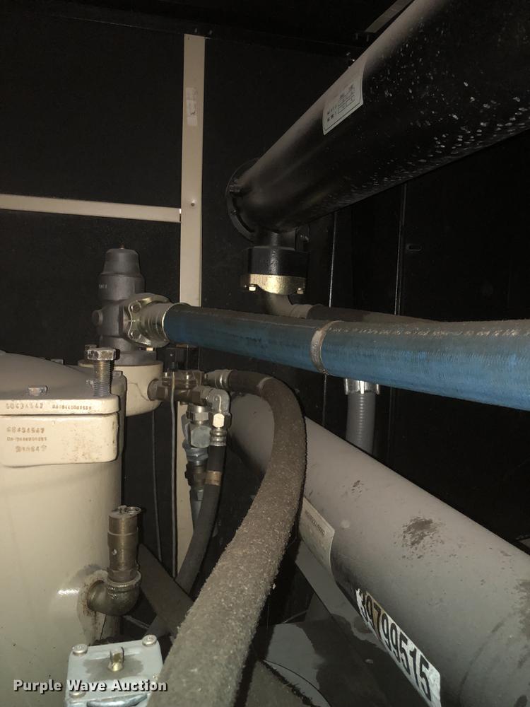 image for item DC0163 2004 Ingersoll Rand 1RN200H-25 air compressor