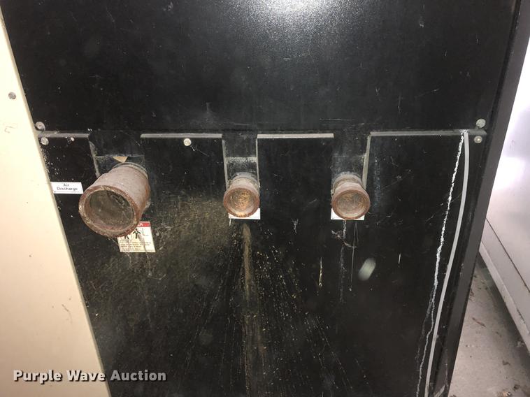 image for item DC0163 2004 Ingersoll Rand 1RN200H-25 air compressor