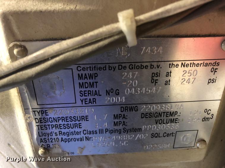 image for item DC0163 2004 Ingersoll Rand 1RN200H-25 air compressor