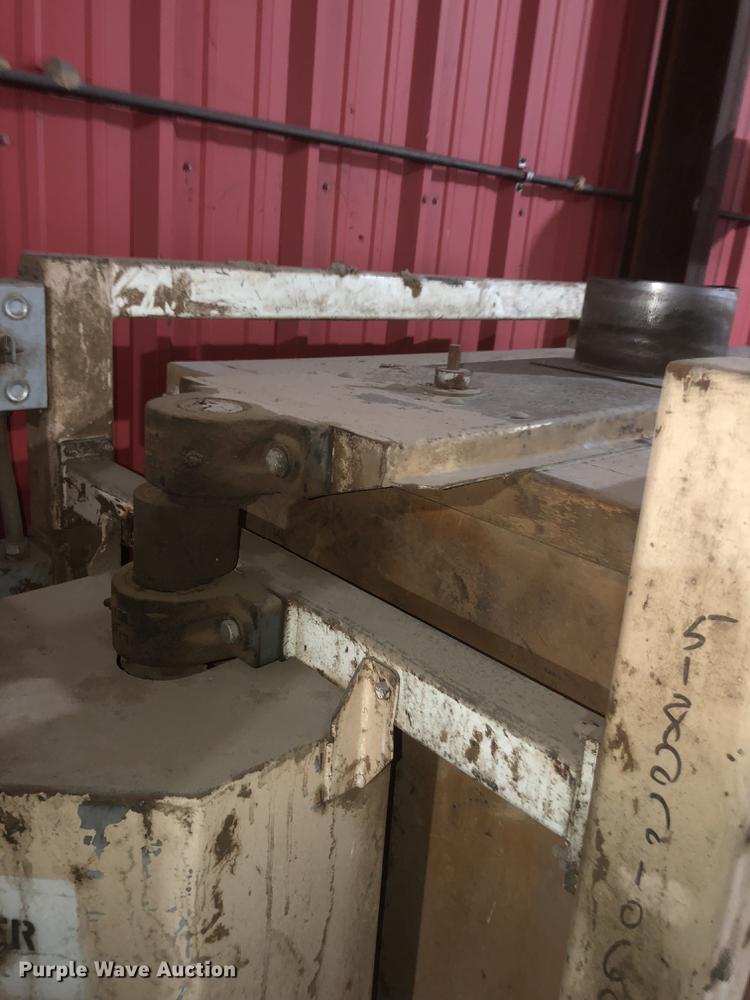 image for item DC0169 Great Western Tru-Balance sifter