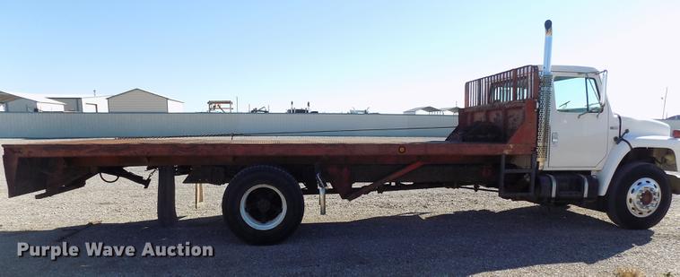image for item DD3517 1980 International 1854 rollback truck