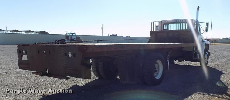 image for item DD3517 1980 International 1854 rollback truck