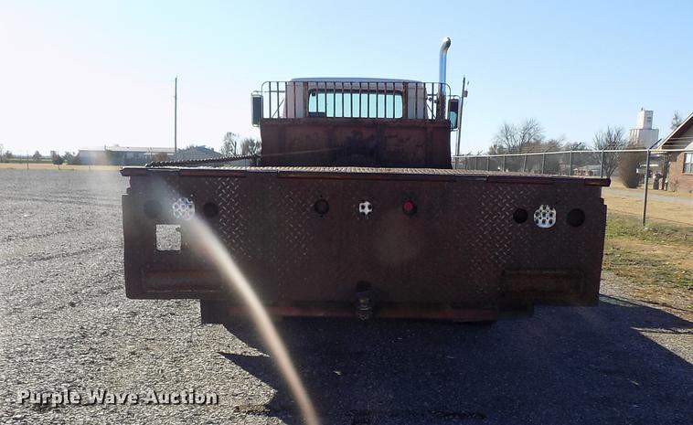 image for item DD3517 1980 International 1854 rollback truck