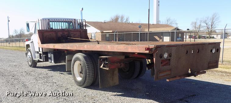image for item DD3517 1980 International 1854 rollback truck