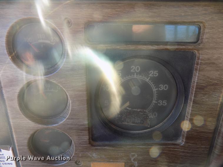 image for item DD3517 1980 International 1854 rollback truck