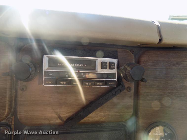 image for item DD3517 1980 International 1854 rollback truck