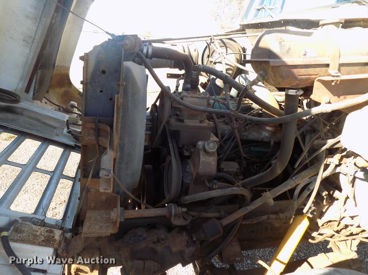 image for item DD3517 1980 International 1854 rollback truck