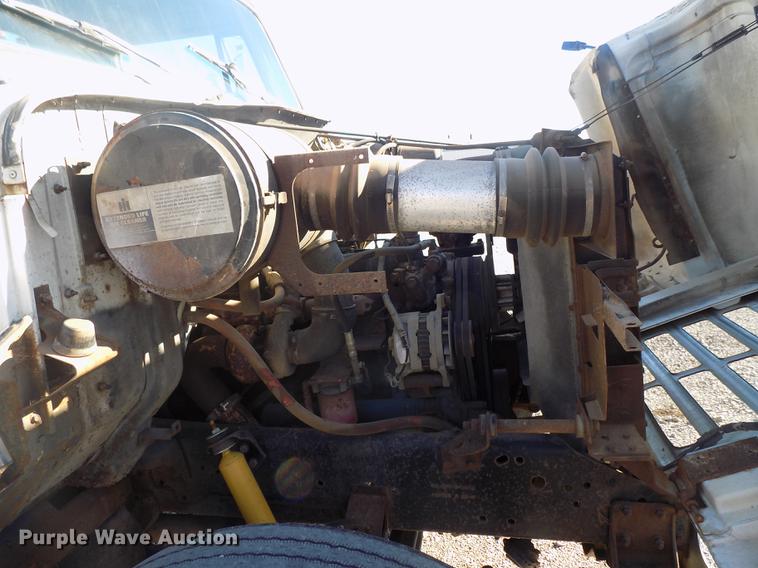 image for item DD3517 1980 International 1854 rollback truck