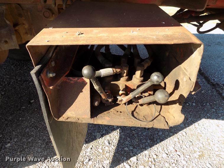 image for item DD3517 1980 International 1854 rollback truck