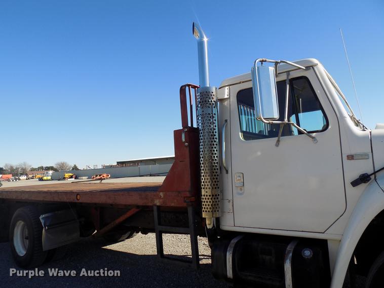 image for item DD3517 1980 International 1854 rollback truck