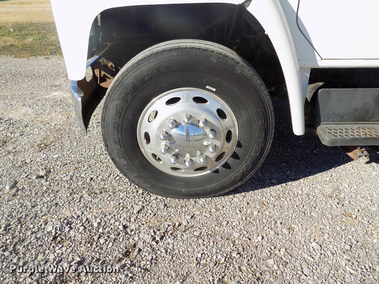 image for item DD3517 1980 International 1854 rollback truck