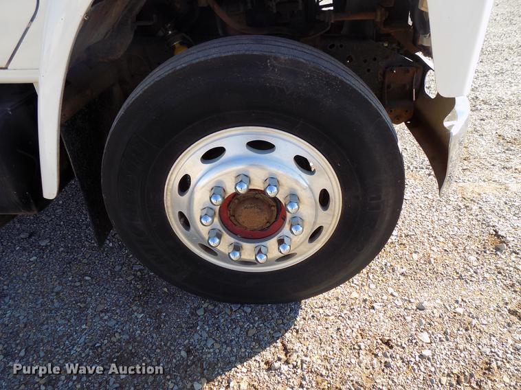 image for item DD3517 1980 International 1854 rollback truck