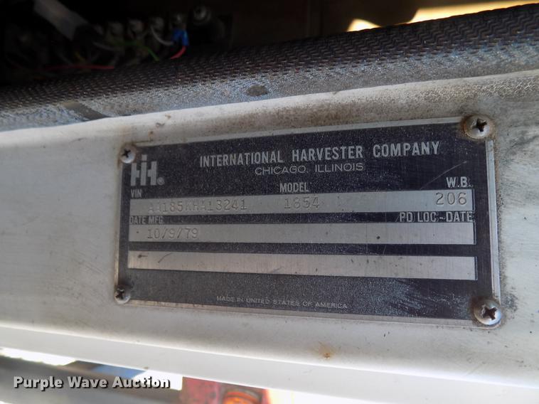 image for item DD3517 1980 International 1854 rollback truck