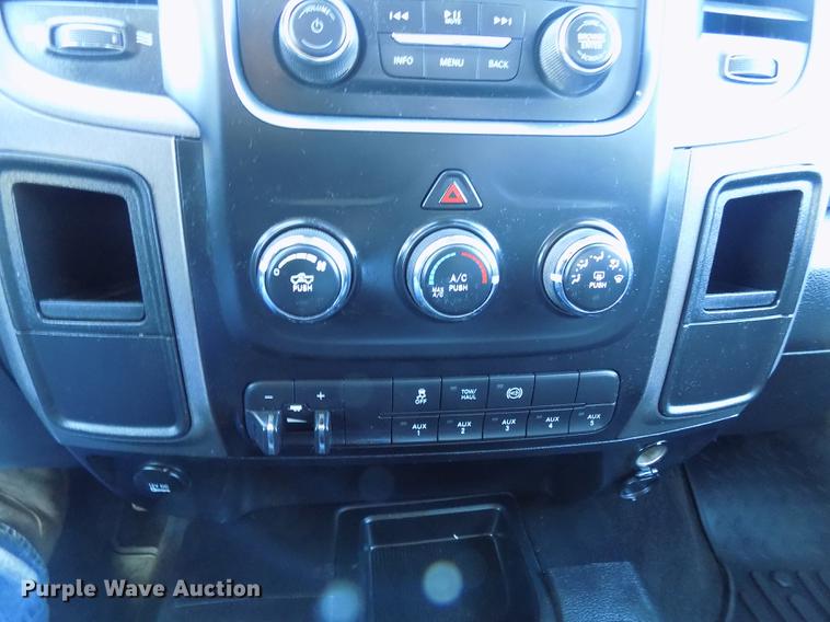 image for item DD3526 2017 Dodge Ram 5500 Crew Cab flatbed truck