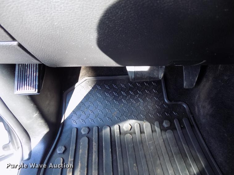 image for item DD3526 2017 Dodge Ram 5500 Crew Cab flatbed truck