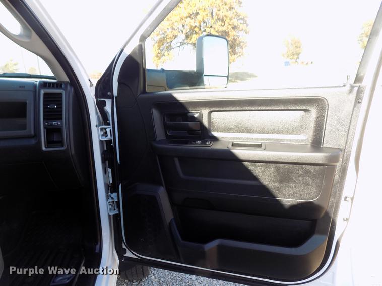 image for item DD3526 2017 Dodge Ram 5500 Crew Cab flatbed truck