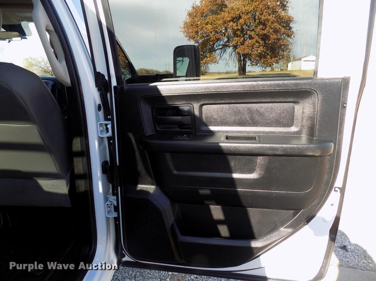 image for item DD3526 2017 Dodge Ram 5500 Crew Cab flatbed truck