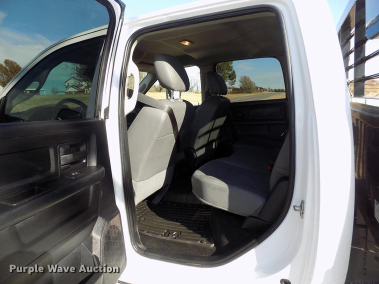 image for item DD3526 2017 Dodge Ram 5500 Crew Cab flatbed truck