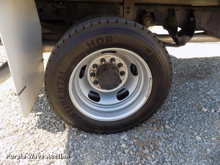 image for item DD3526 2017 Dodge Ram 5500 Crew Cab flatbed truck