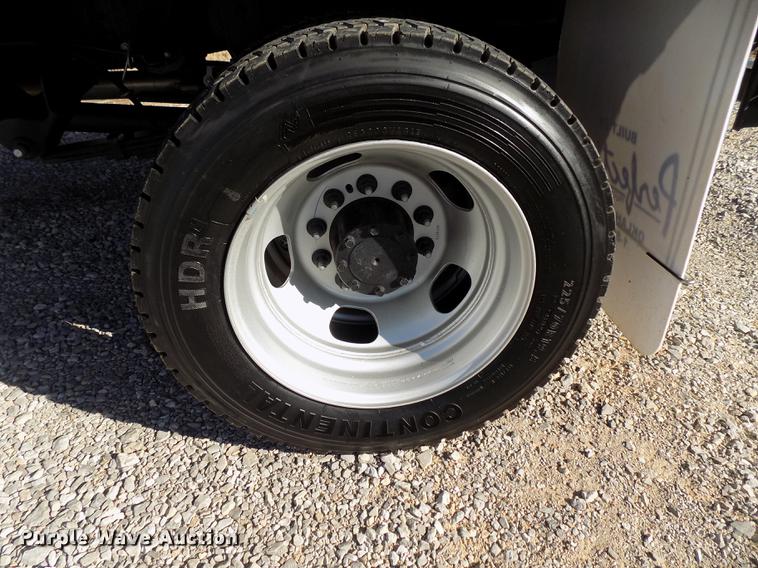 image for item DD3526 2017 Dodge Ram 5500 Crew Cab flatbed truck