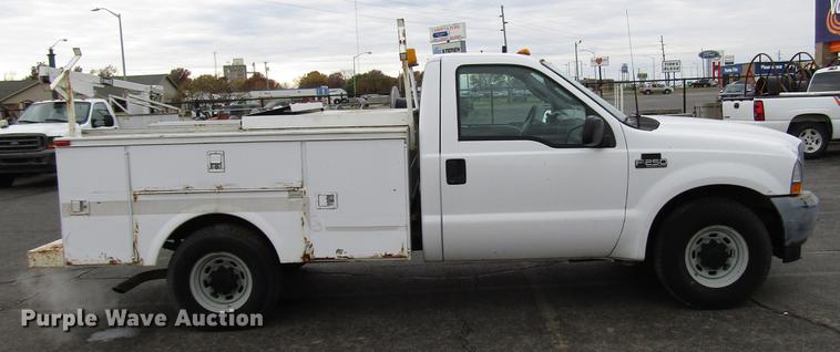 image for item DD3805 2003 Ford F250 Super Duty utility bed pickup truck